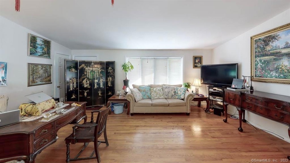 11 Oakview Ln, Westport, CT 06880 - photo 1