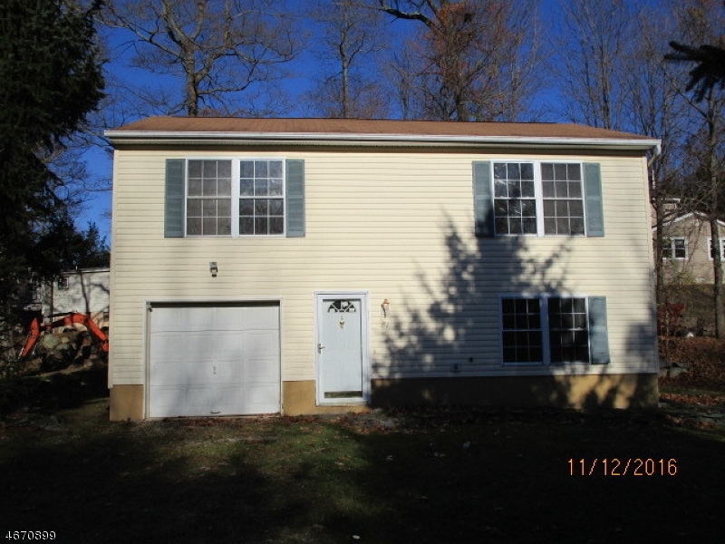 81 Dunham Rd, Hewitt, NJ 07421 - photo 1