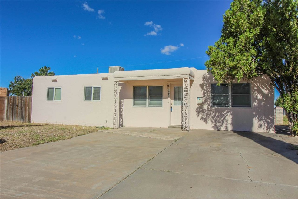 1701 Mason Dr, Alamogordo, NM 88310 - photo 1