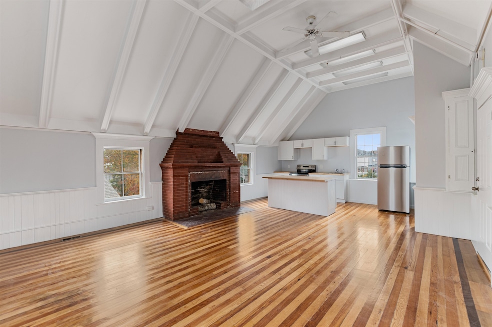 109 Pleasant St unit 201, Claremont, NH 03743 - photo 1