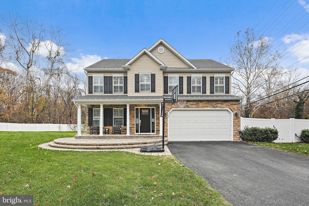 Under Contract $900,000 • Co-Listing Agent