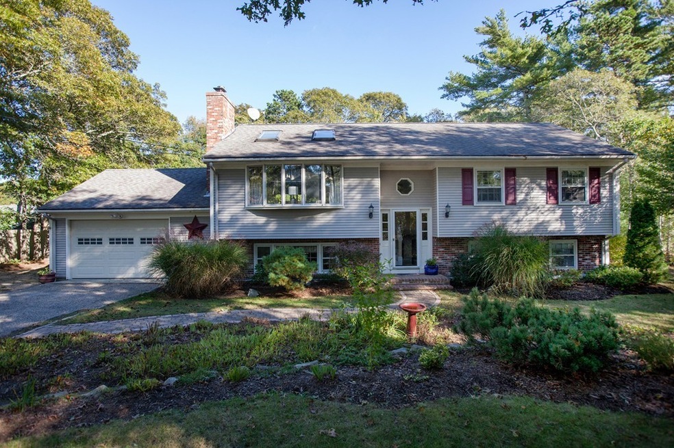 661 N Falmouth Hwy, North Falmouth, MA 02556 - photo 1