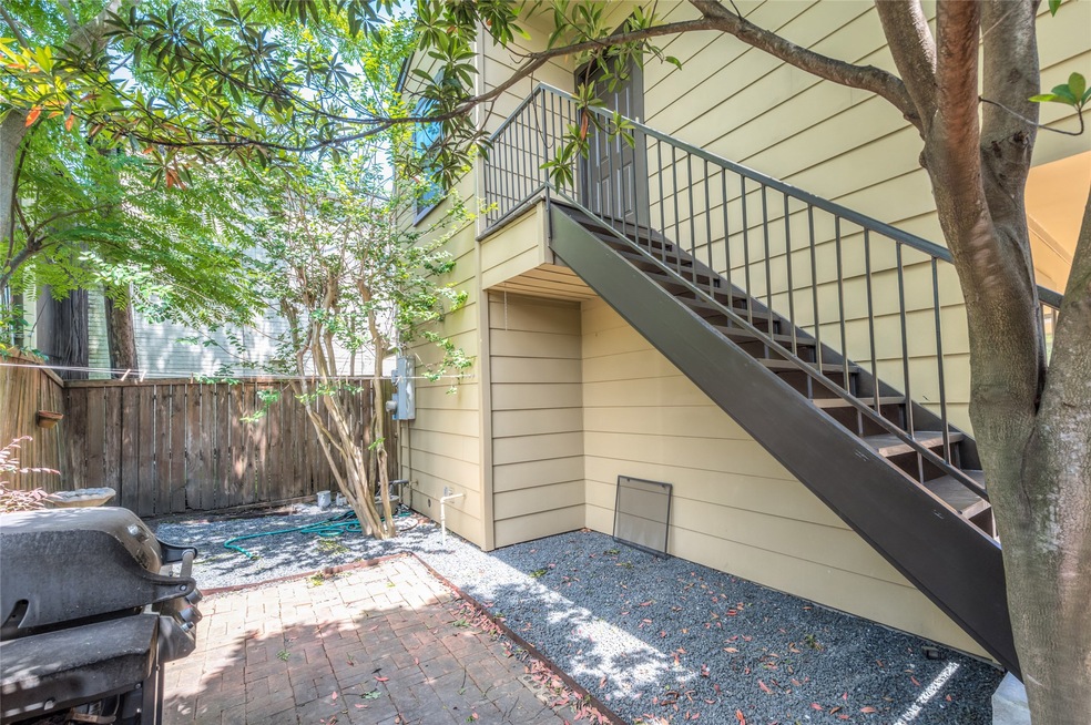 1646 Colquitt St, Houston, TX 77006 - photo 1