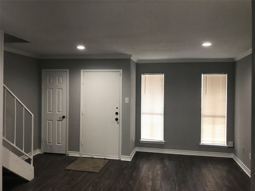 Living room, LED recess lights, crown molding