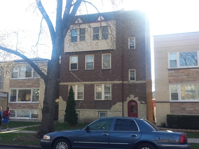 6236 N Richmond St, Chicago, IL 60659 - photo 1