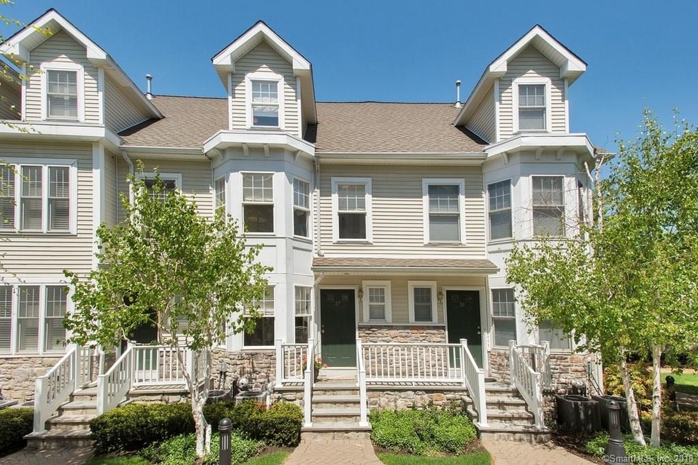 39 Maple Tree Ave unit 27, Stamford, CT 06906 - photo 1