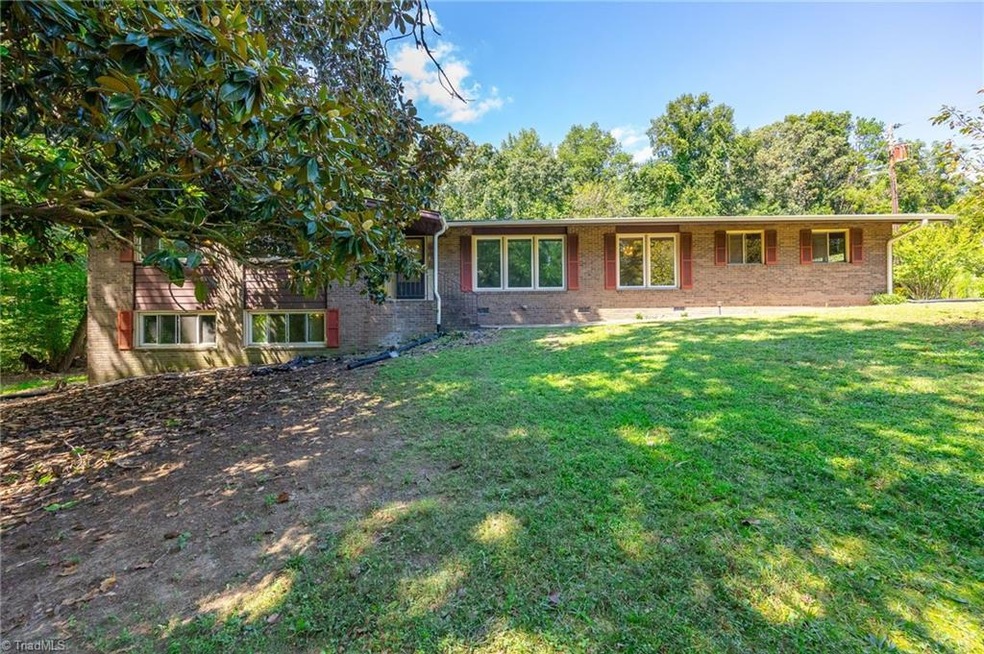 102 Bramble Dr