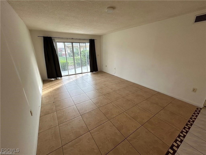 Windsor West Condominiums unit 107, Fort Myers, FL 33901 - photo 1