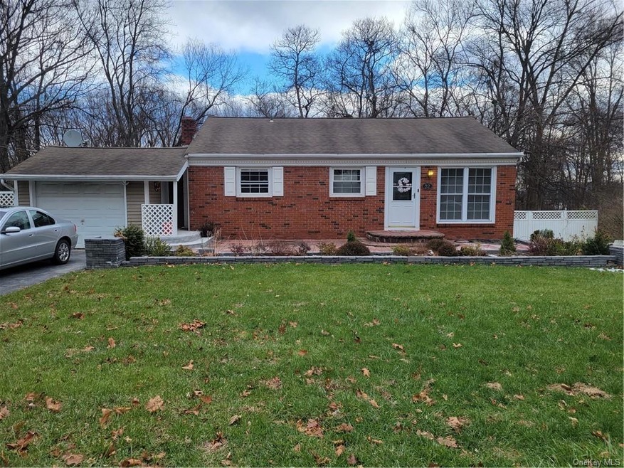 32 Fletcher Dr, Newburgh, NY 12550 - photo 1