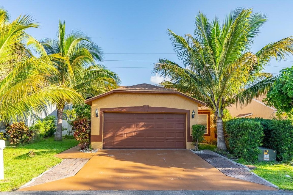 4 Seaford Place, Boynton Beach, FL 33426 - photo 1