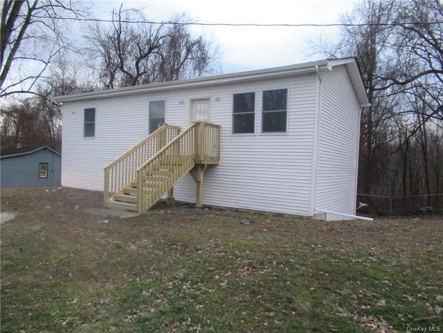 647 Lybolt Rd unit 6, Middletown, NY 10941 - photo 1