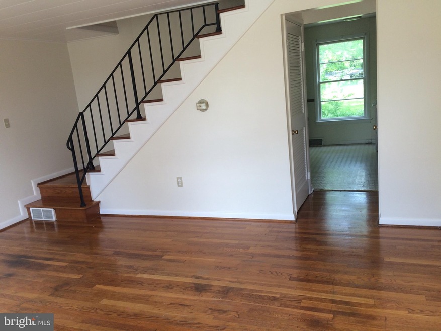 210 E Whitlock Ave, Winchester, VA 22601 - photo 1