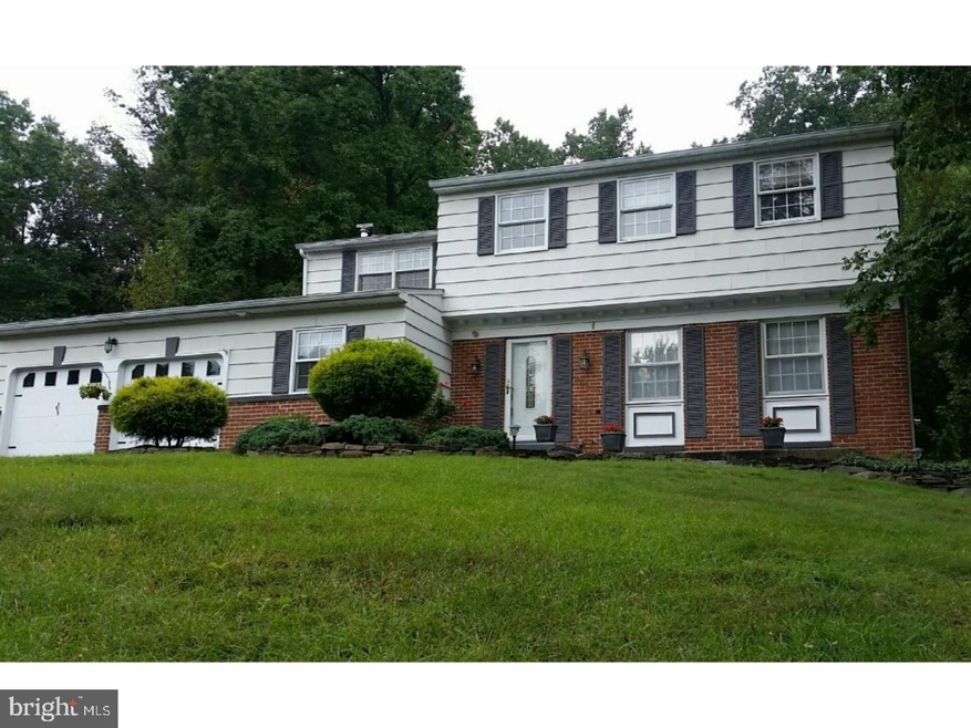 1110 Strathmann Dr, Southampton, PA 18966 - photo 1