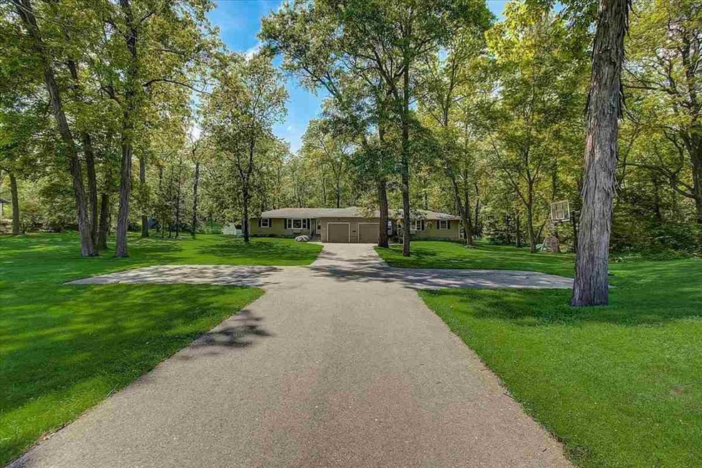 2335 S Seminole Hwy, Fitchburg, WI 53711 - photo 1