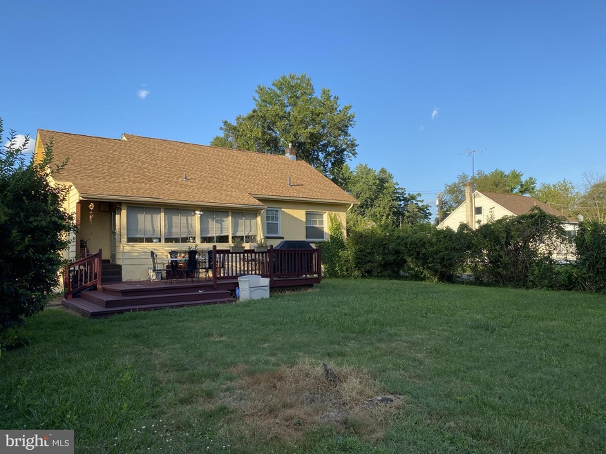 8 W Park Ave, Penns Grove, NJ 08069 - photo 1