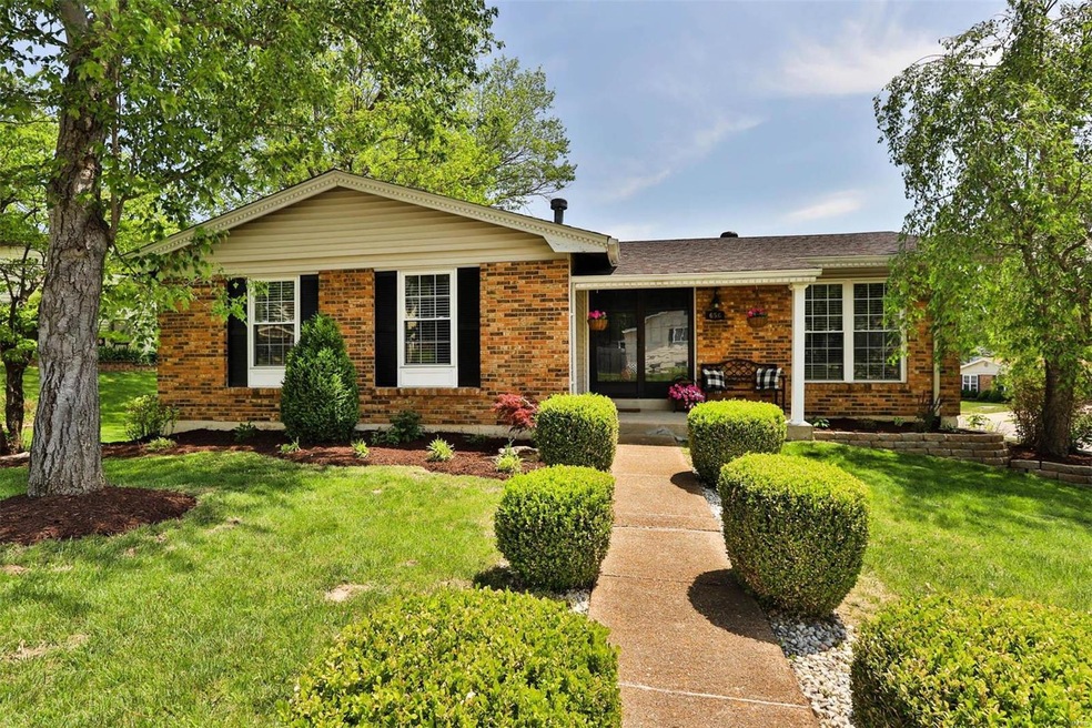 Welcome Home to 656 Hickory Knoll Ct!