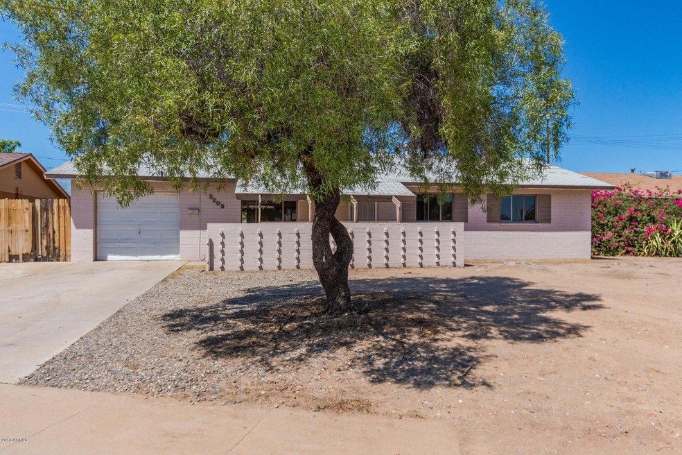 3208 N 44th Ln, Phoenix, AZ 85031 - photo 1