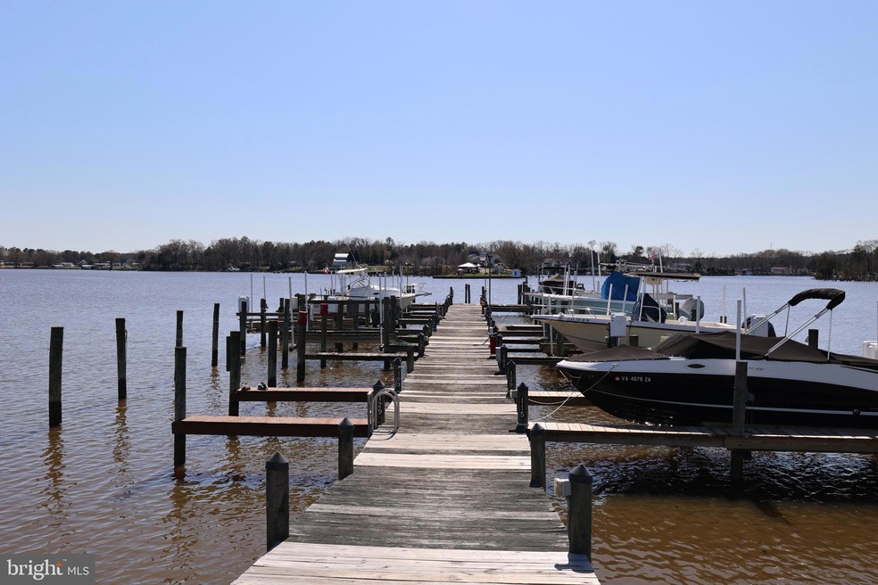 105 Lynnhaven Ct, Colonial Beach, VA 22443 - photo 1