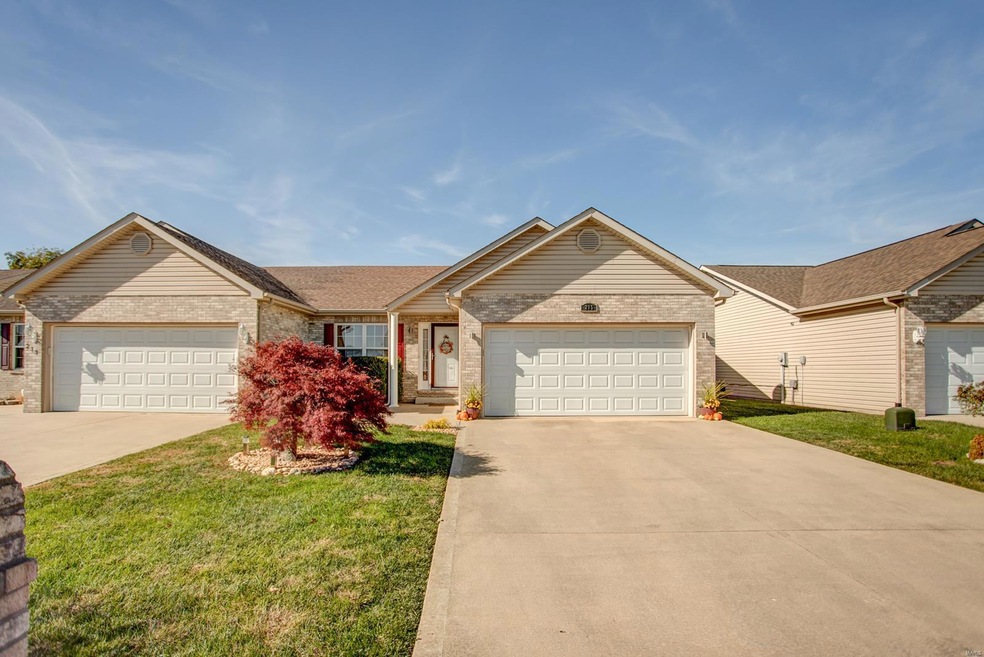 215 Alamosa Dr, Freeburg, IL 62243 - photo 1