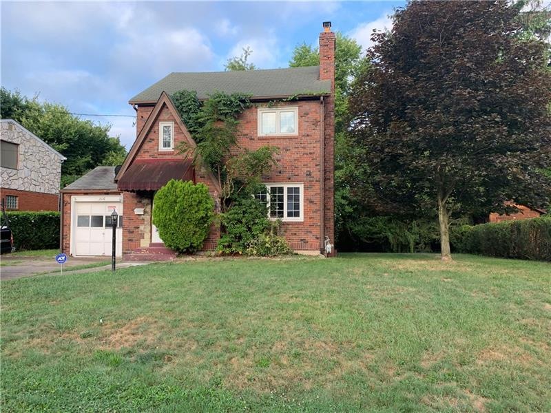 Attractive 2-Story House on A Level Lot, Lots of Possibilities Here!