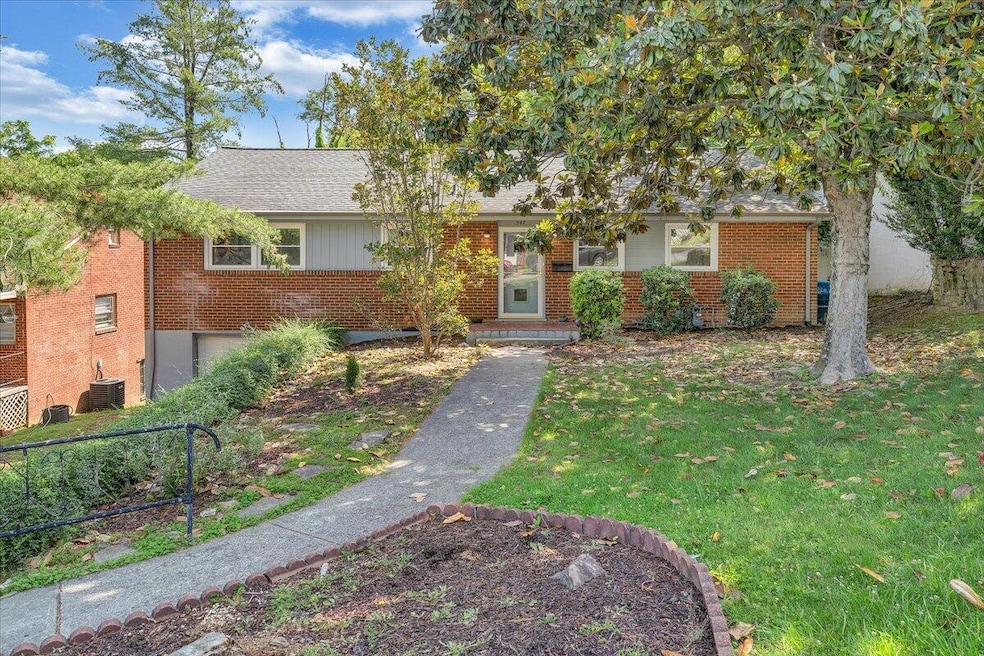 547 Dillard Rd SW, Roanoke, VA 24014 - photo 1