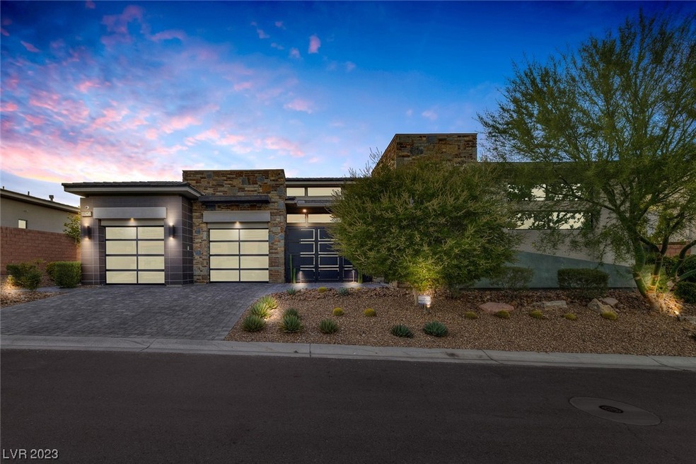 Three Car Garage