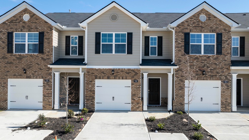 Pending $215,500 • Co-Listing Agent