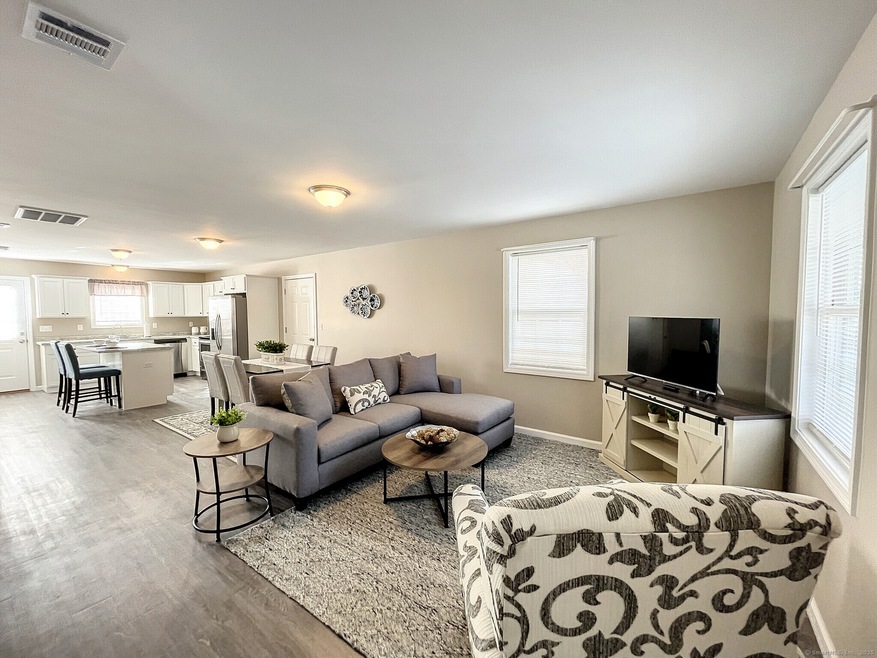 470 Norwich Rd unit 35, Salem, CT 06420 - photo 1