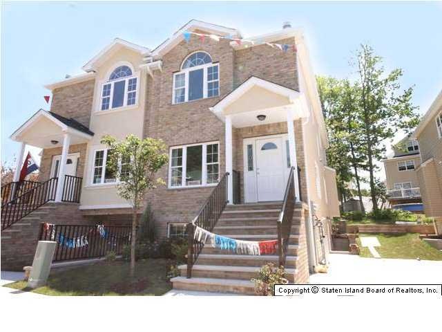 85 El Camino Loop, Staten Island, NY 10309 - photo 1