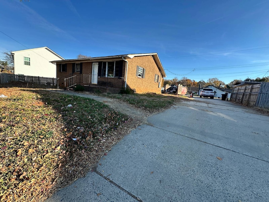 2920 Beatties Ford Rd, Charlotte, NC 28216 - photo 1