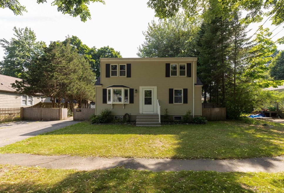 400 Colonial Dr, Portsmouth, NH 03801 - photo 1