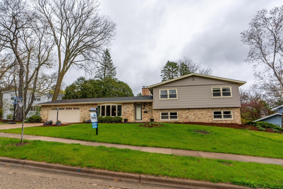 Sold $750,000 • Co-Listing Agent