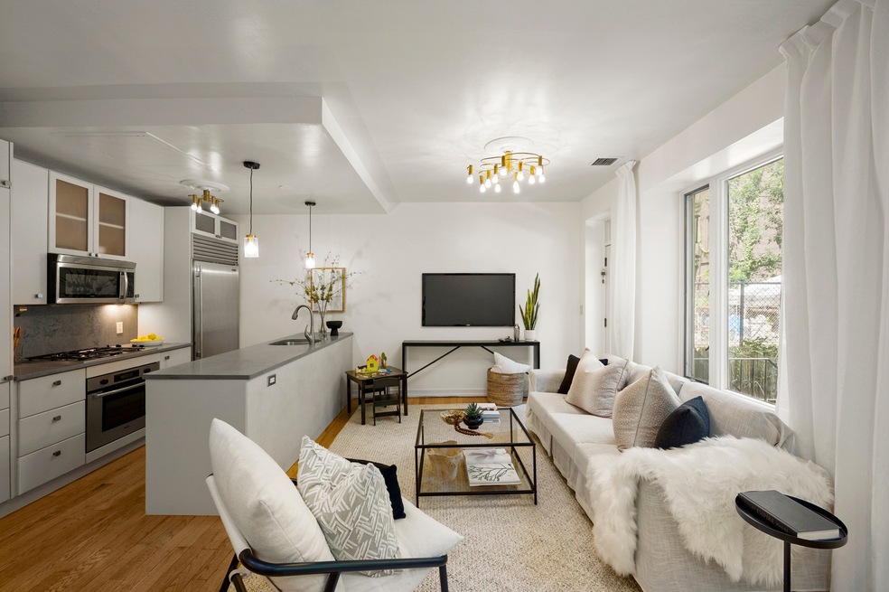 237 E 88th St unit 101, New York, NY 10128 - photo 1