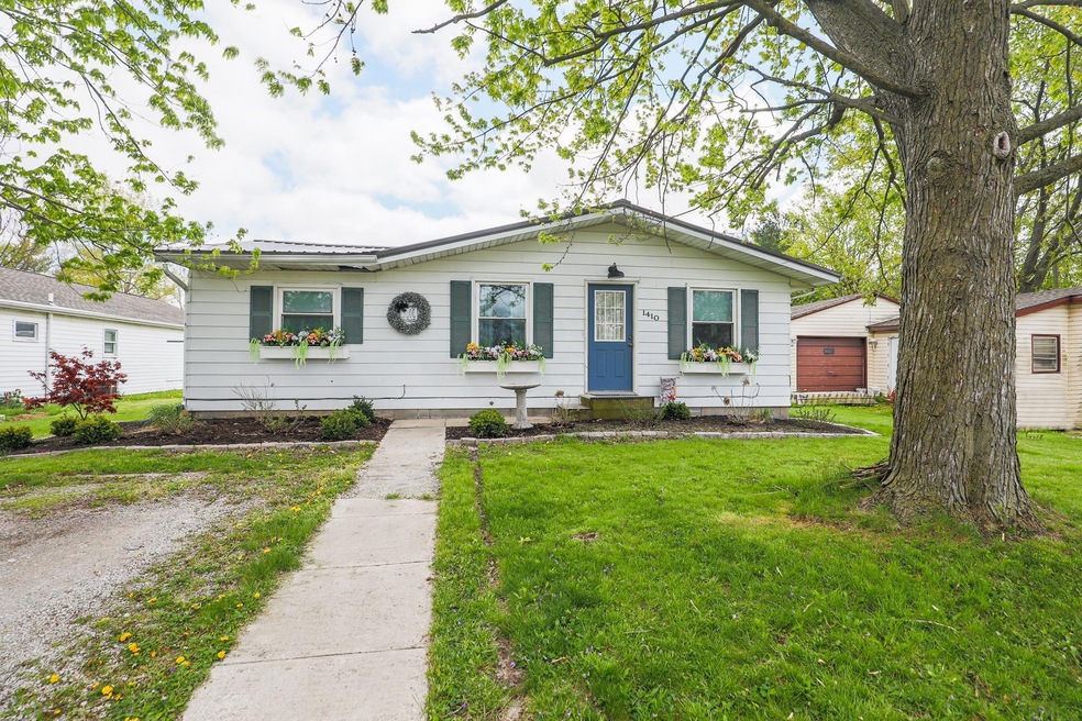 1410 W South St, Bluffton, IN 46714 - photo 1