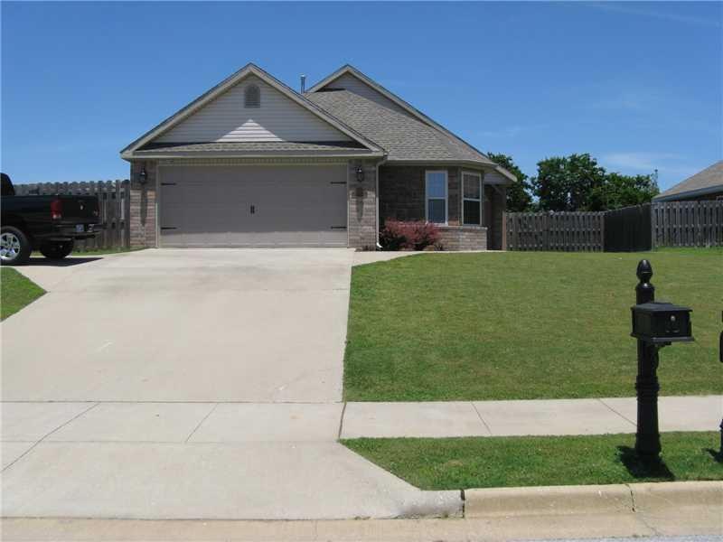 1514 Leesburg Ave, Springdale, AR 72764 - photo 1