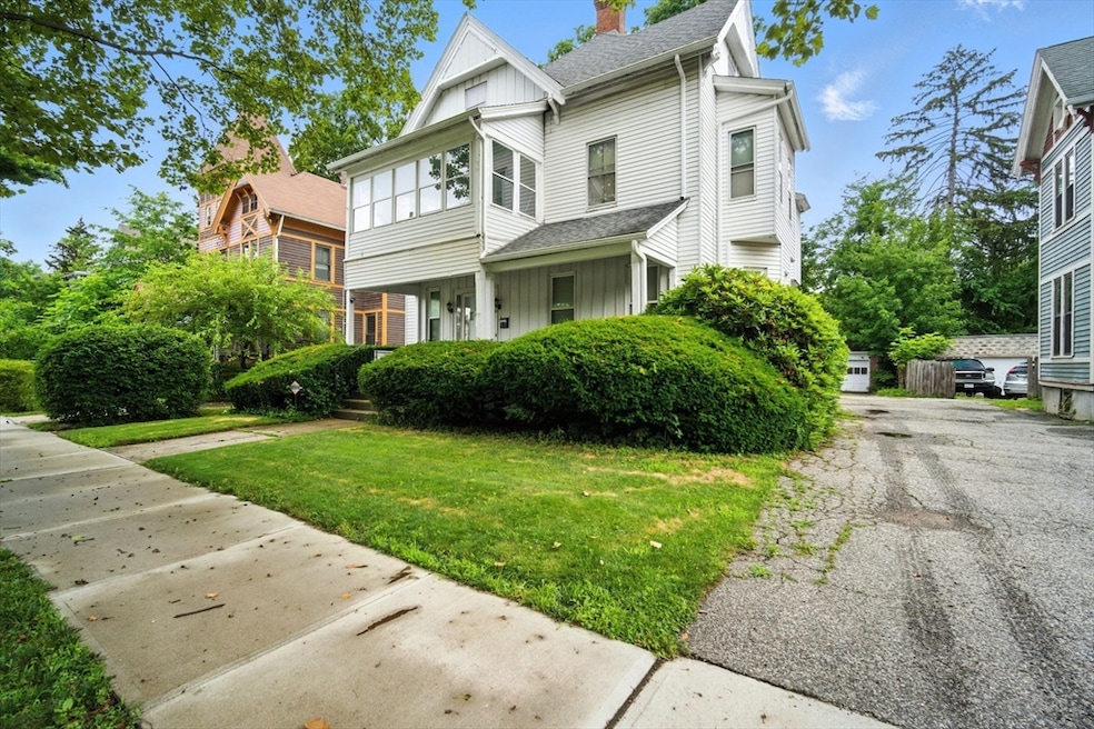117 Buckingham St, Springfield, MA 01109 - photo 1