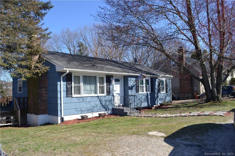 94 Horseshoe Dr, Waterbury, CT 06706 - photo 1