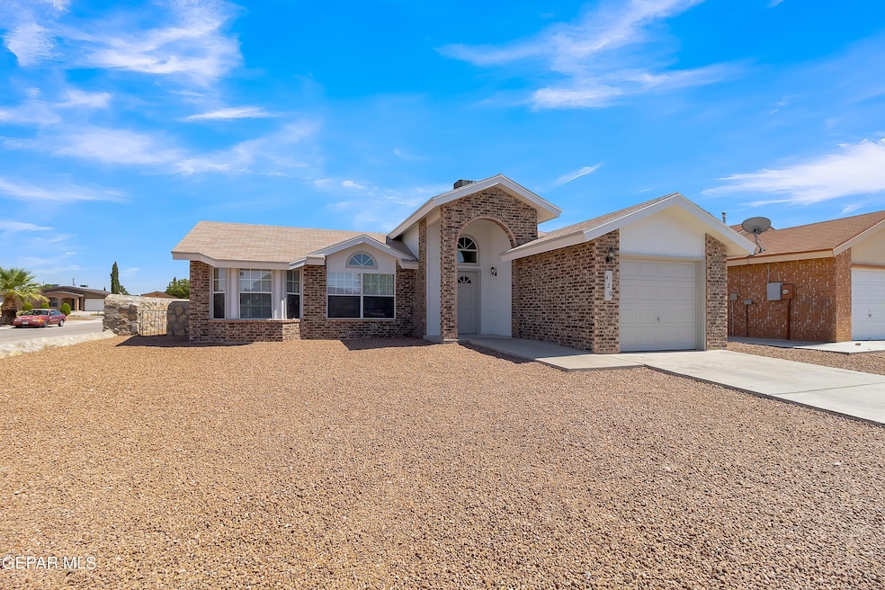 420 von Bargen Dr, Horizon City, TX 79928 - photo 1