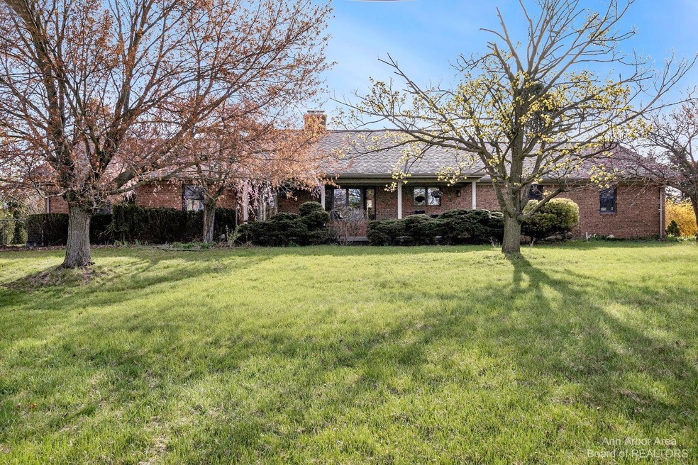 4926 Dexter Townhall Rd, Dexter, MI 48130 - photo 1