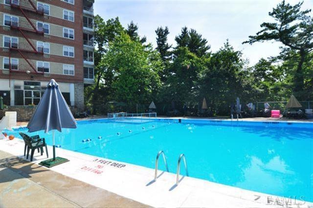 7 Balint Dr unit 711, Yonkers, NY 10710 - photo 1