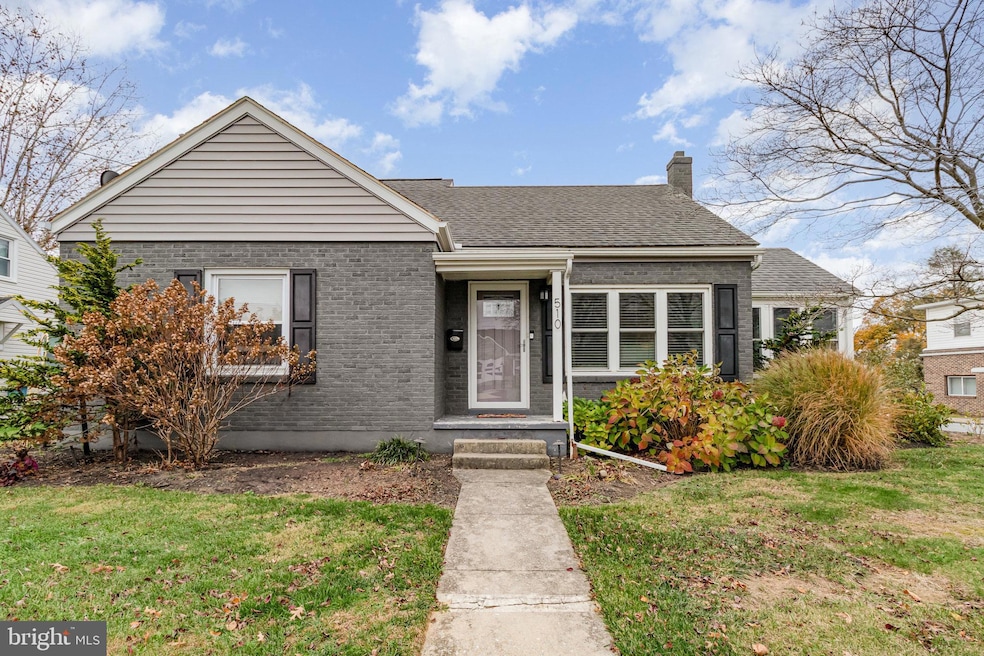 510 W Maple St, Palmyra, PA 17078 - photo 1