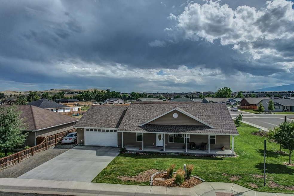 3202 Twin Creek Trail Ave, Cody, WY 82414 - photo 1