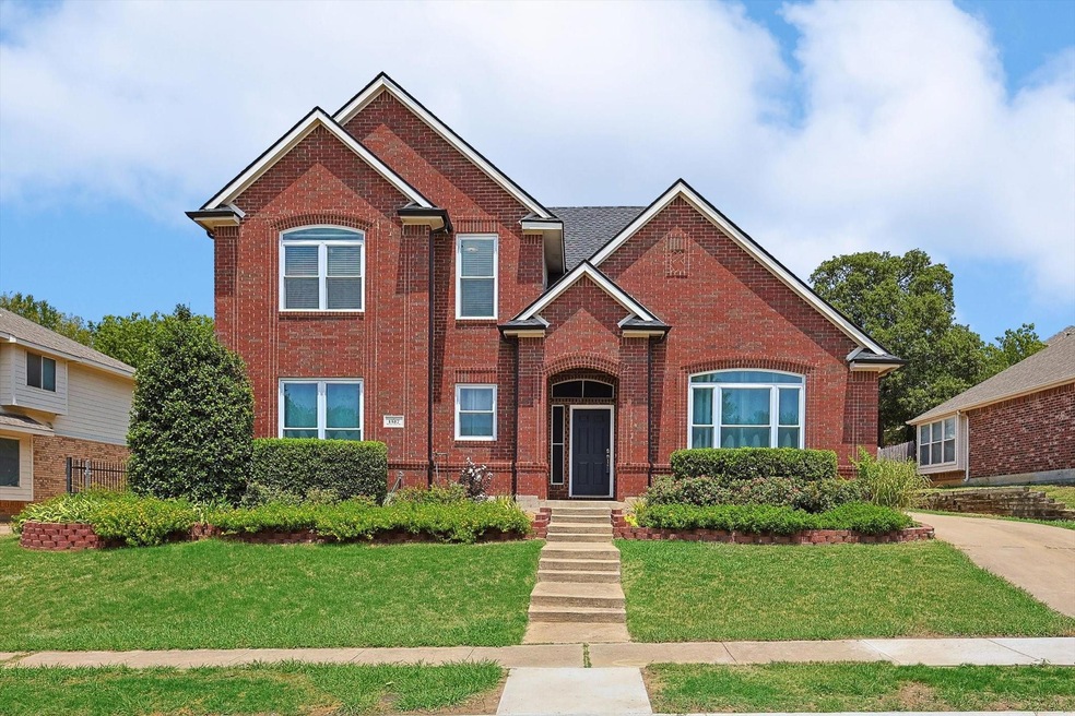 1517 Buena Vista Dr, Denton, TX 76210 - photo 1