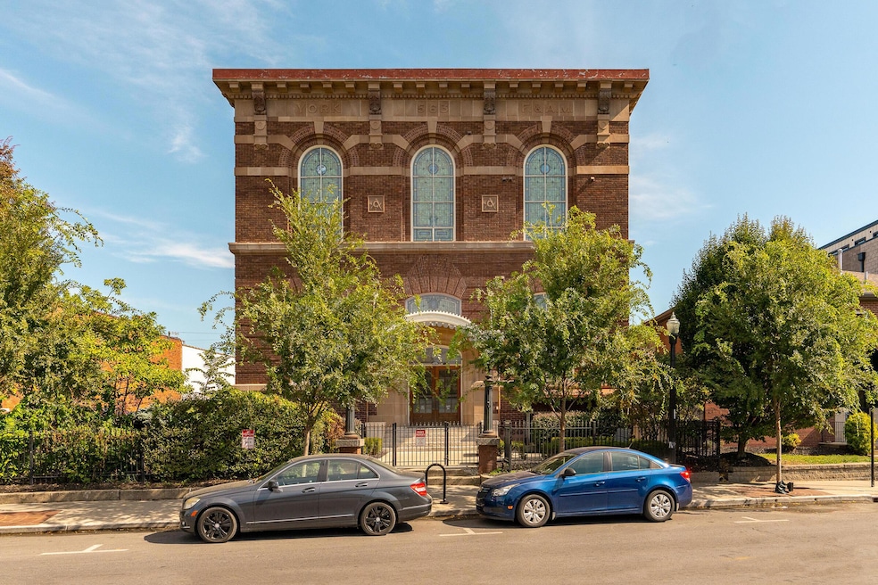 1276 N High St unit 401, Columbus, OH 43201 - photo 1