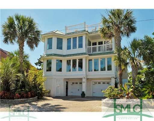 Exterior Front. Something special at the Beach!