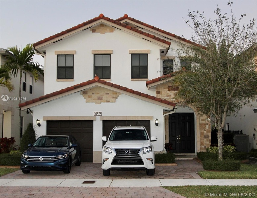 10573 NW 70th Ln, Doral, FL 33178 - photo 1