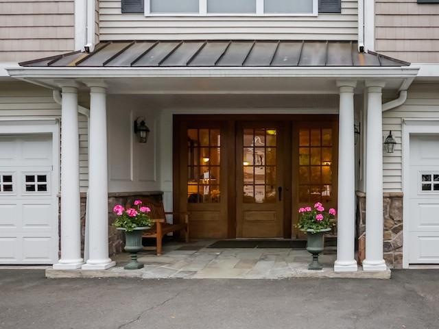 10 Franklin Ct unit 10, Newtown, CT 06470 - photo 1