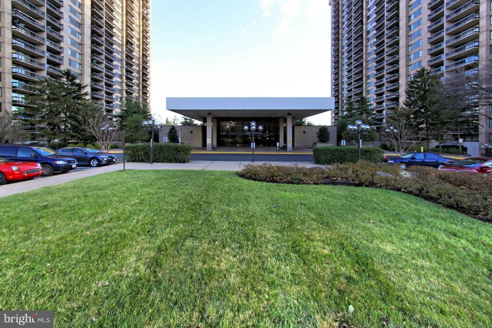 Skyline Plaza unit 901S, Baileys Crossroads, VA 22041 - photo 1