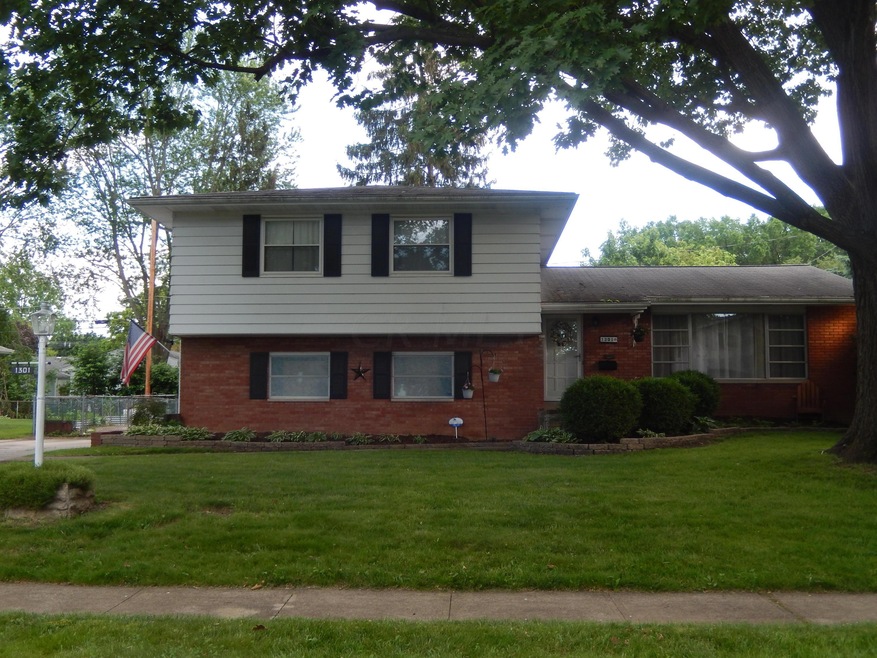 1301 Gumwood Dr, Columbus, OH 43229 - photo 1