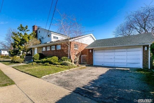 1020 Lakeville Rd, New Hyde Park, NY 11040 - photo 1